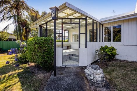 Photo of property in 14 Dives Avenue, Hawera, 4610