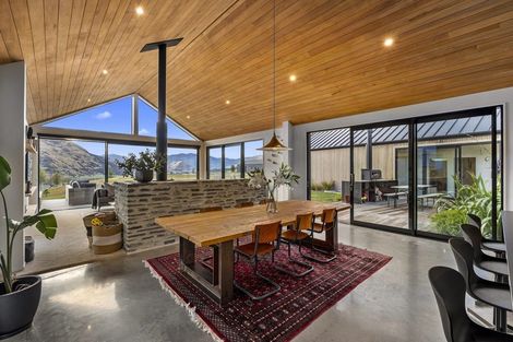 Photo of property in 10 Double Cone Road, Jacks Point, Queenstown, 9371