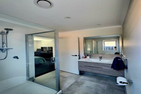 Photo of property in 61 Crown Street, Papamoa, 3118