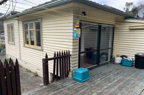 Photo of property in 28 Kopara Grove, Stokes Valley, Lower Hutt, 5019