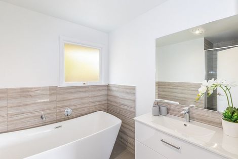 Photo of property in 374 Halswell Road, Halswell, Christchurch, 8025