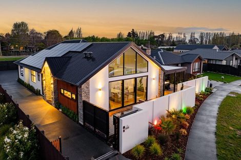 Photo of property in 34 Evelyn Crescent, Marshland, Christchurch, 8083