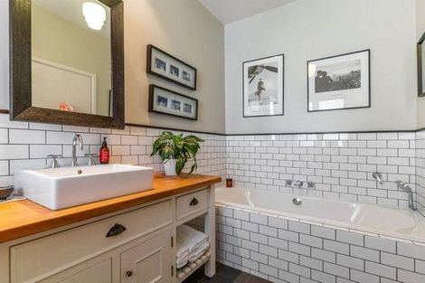 Photo of property in 6 Burnham Street, Seatoun, Wellington, 6022