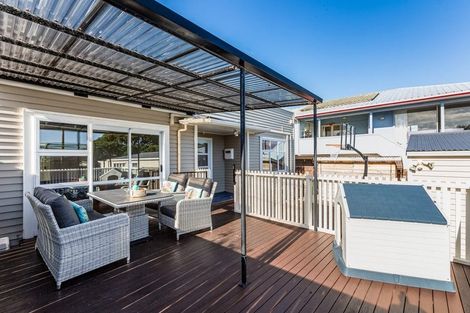 Photo of property in 13 Main Road, Titahi Bay, Porirua, 5022
