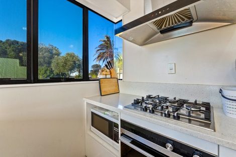 Photo of property in 1/13a Kitewao Street, Northcote, Auckland, 0627