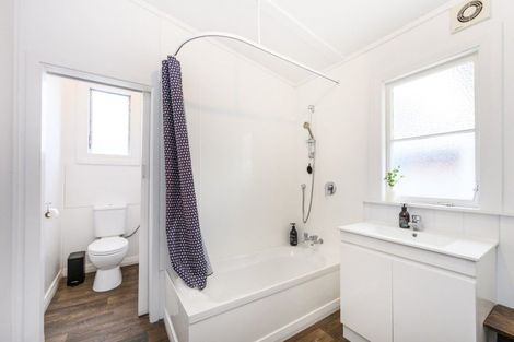 Photo of property in 2 Fairs Road, Milson, Palmerston North, 4414