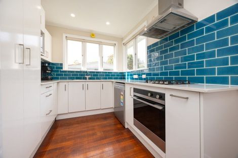 Photo of property in 38 Crewe Crescent, Hokowhitu, Palmerston North, 4410