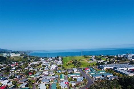 Photo of property in 19 Scott Street, Moturoa, New Plymouth, 4310