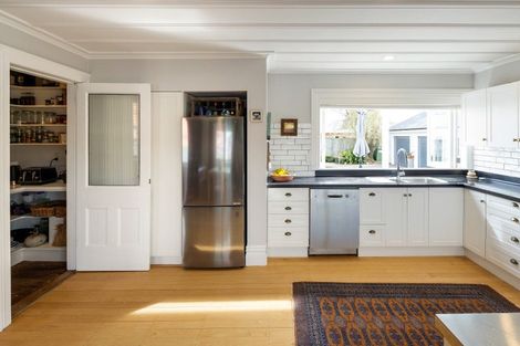 Photo of property in 152 Williams Street, Cambridge, 3434