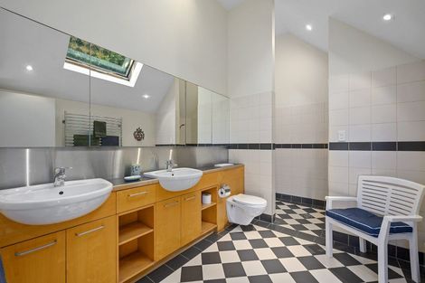 Photo of property in 12 Cecil Road, Milford, Auckland, 0620