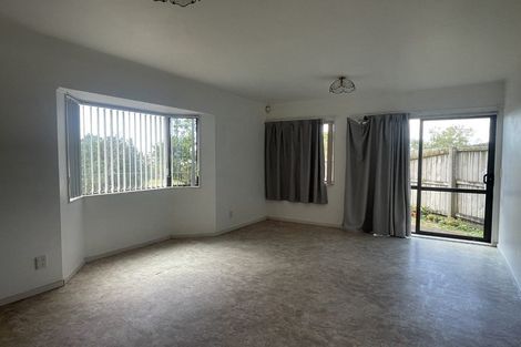 Photo of property in 4 Heversham Place, Glendene, Auckland, 0602