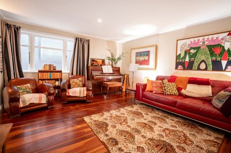 Photo of property in 19 Moir Street, Mount Victoria, Wellington, 6011