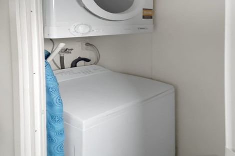 Photo of property in 2 Waireka Road, Omata, New Plymouth, 4374