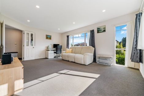Photo of property in 11 Kouras Place, Flat Bush, Auckland, 2016