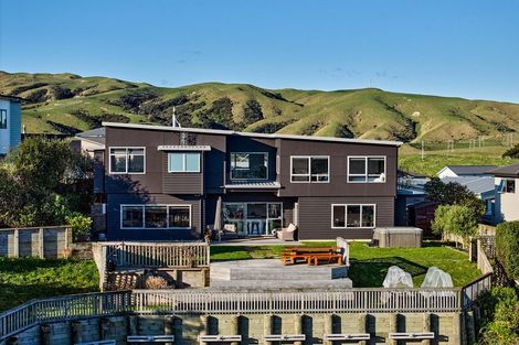 Photo of property in 17 Mo Street, Camborne, Porirua, 5026