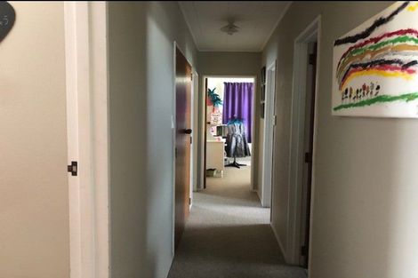 Photo of property in 1 Bale Place, Havelock North, 4130