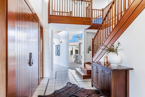 Photo of property in 189 Vaughans Road, Okura, Albany, 0792