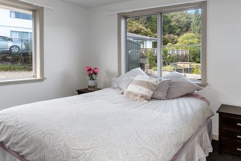 Photo of property in 75 Milton Terrace, Picton, 7220