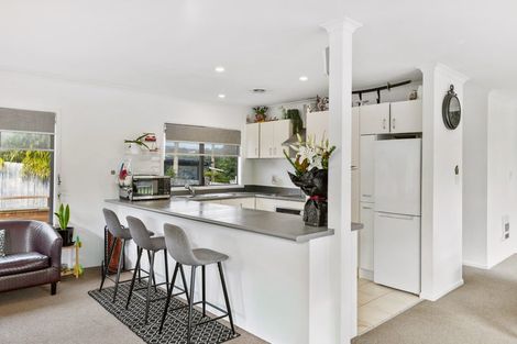 Photo of property in 12 Roy Maloney Drive, Henderson, Auckland, 0612