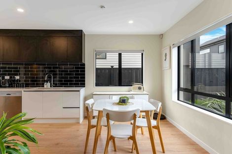 Photo of property in 22a Lumbarda Drive, Kumeu, 0810