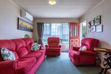 Photo of property in 15b Queen Street, Dannevirke, 4930