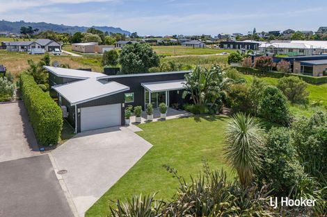 Photo of property in 22 Surfers Avenue, Waihi Beach, 3611