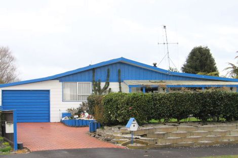 Photo of property in 4 Sacha Place, Glenview, Hamilton, 3206