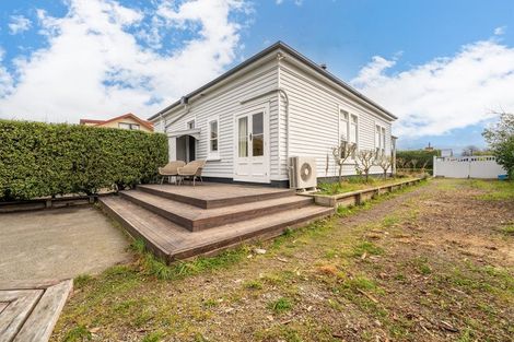 Photo of property in 19 Rhodes Street, Waimate, 7924