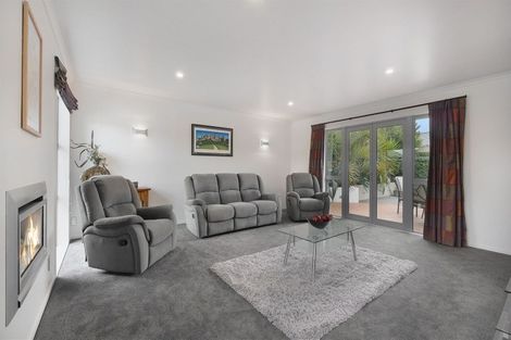 Photo of property in 5 Foresters Crescent, Parklands, Christchurch, 8083