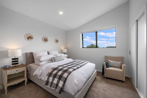 Photo of property in 2 Matau Way, Hauraki, Auckland, 0622