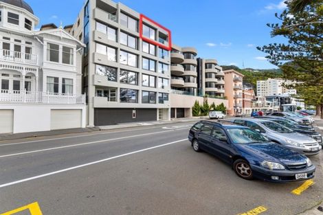 Photo of property in 10/318 Oriental Parade, Oriental Bay, Wellington, 6011