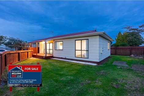 Photo of property in 100a Shifnal Drive, Randwick Park, Auckland, 2105