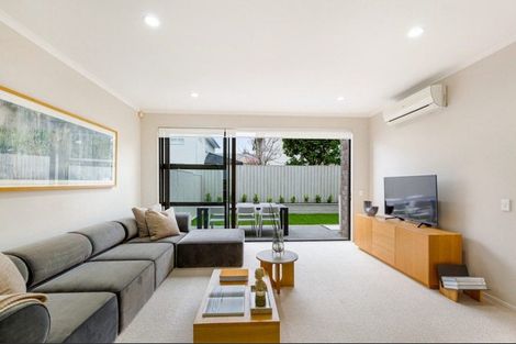 Photo of property in 18 Purchas Hill Drive, Stonefields, Auckland, 1072