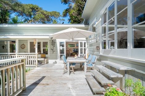 Photo of property in 80 Mountain Road, Henderson Valley, Auckland, 0612