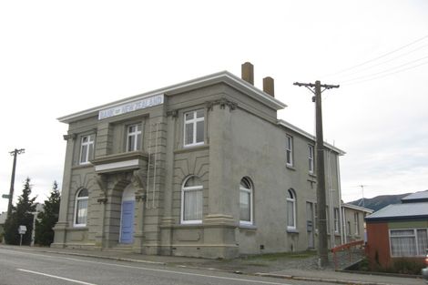 Photo of property in 2 Suffolk Street, Tapanui, 9522