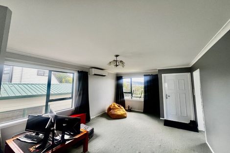 Photo of property in 6 Trilids Lane, Churton Park, Wellington, 6037