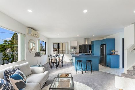 Photo of property in 217a Onewa Road, Birkenhead, Auckland, 0626