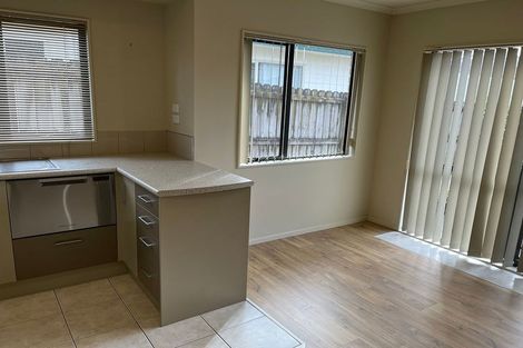 Photo of property in 8 Orbit Place, Flat Bush, Auckland, 2019