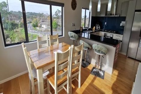 Photo of property in 45 Bradnor Meadows Drive, Swanson, Auckland, 0612