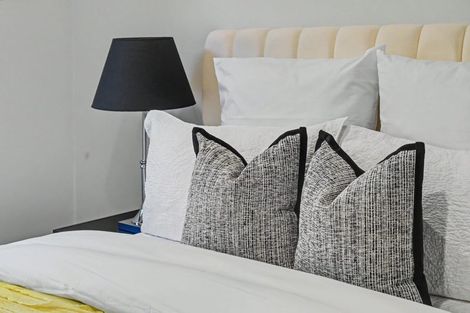 Photo of property in 30 Arlette Place, Massey, Auckland, 0614