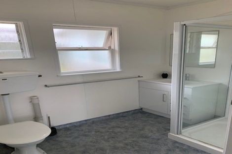 Photo of property in 2/14 Westwell Road, Belmont, Auckland, 0622