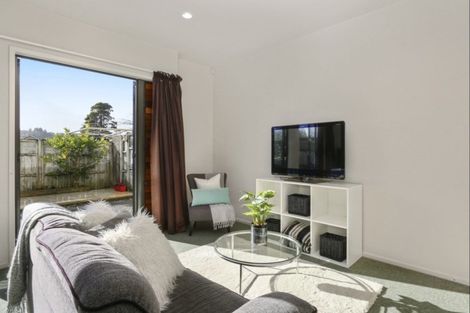 Photo of property in 27/11 The Avenue, Albany, Auckland, 0632