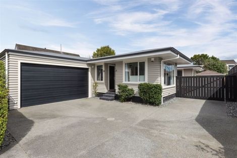 Photo of property in 28 Woodford Terrace, Ilam, Christchurch, 8053