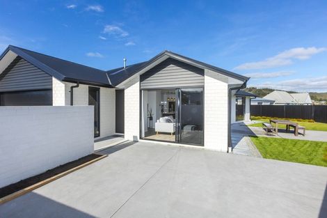 Photo of property in 13 Vernon Grove, Brown Owl, Upper Hutt, 5018