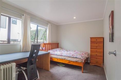 Photo of property in 2/46 Eversleigh Road, Belmont, Auckland, 0622