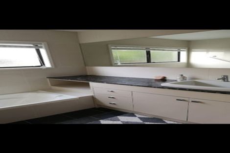 Photo of property in 62 Newhaven Terrace, Mairangi Bay, Auckland, 0630