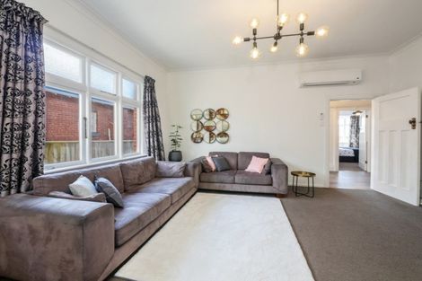 Photo of property in 33 Beach Street, Saint Clair, Dunedin, 9012