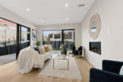 Photo of property in 47a Takutai Avenue, Half Moon Bay, Auckland, 2012