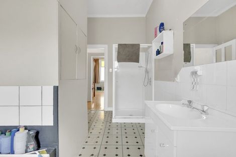 Photo of property in 61 Swinburn Street, Dannevirke, 4930