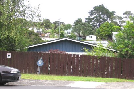 Photo of property in 20 Pavola Grove, Glenfield, Auckland, 0629